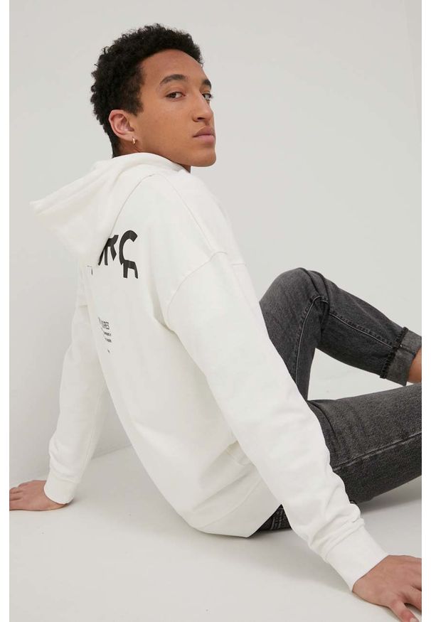 Only & Sons bluza bawełniana męska kolor biały z kapturem z nadrukiem. Typ kołnierza: kaptur. Kolor: biały. Materiał: bawełna. Wzór: nadruk