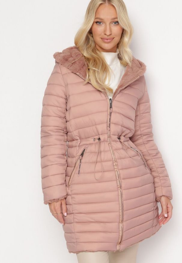 Born2be - Różowa Dwustronna Kurtka Pikowana ze Ściągaczem Nafis. Kolor: różowy. Materiał: futro
