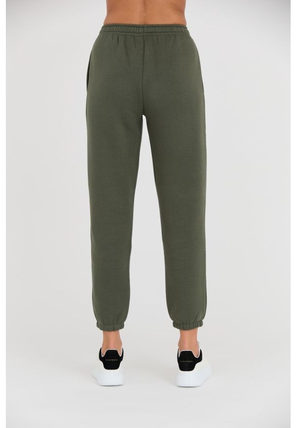 Juicy Couture - JUICY COUTURE Zielone spodnie dresowe Recycled Wendy Jogger. Kolor: zielony. Materiał: dresówka
