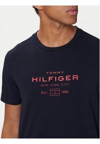 TOMMY HILFIGER - Tommy Hilfiger T-Shirt Stack Graphic MW0MW40002 Granatowy Regular Fit. Kolor: niebieski. Materiał: bawełna #4