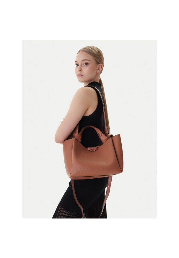 Torebka DKNY. Kolor: brązowy