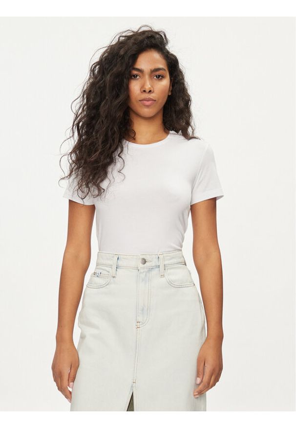 Pieces T-Shirt Irene 17082526 Biały Slim Fit. Kolor: biały. Materiał: bawełna