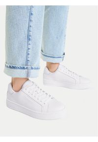 Armani Exchange Sneakersy XW000295 AF11912 U0002 Biały. Kolor: biały. Materiał: skóra #1