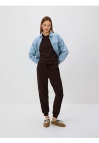 Reserved - Bluza z modalem - ciemnobrązowy. Kolor: brązowy. Materiał: dzianina #1