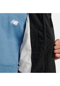 Kurtka dziecięca New Balance LAKB0287BK – czarna. Kolor: niebieski. Materiał: bawełna, poliester, materiał, nylon. Wzór: aplikacja. Sezon: zima #4