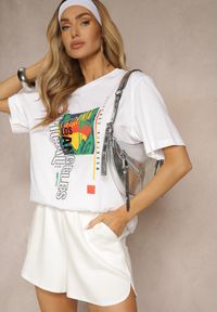 Renee - Biała Koszulka T-shirt z Bawełny Zdobiona Oryginalnym Nadrukiem Savindrae. Okazja: na co dzień. Kolor: biały. Materiał: bawełna. Wzór: aplikacja, nadruk. Styl: klasyczny, elegancki, casual
