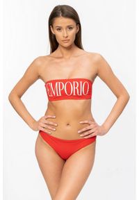 Emporio Armani - EMPORIO ARMANI Czerwone bikini z białym logo. Kolor: czerwony. Materiał: poliamid