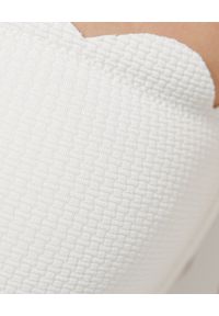 MARYSIA SWIM - Biały top od bikini Santa Monica. Kolor: biały. Materiał: nylon, materiał, tkanina. Wzór: kolorowy