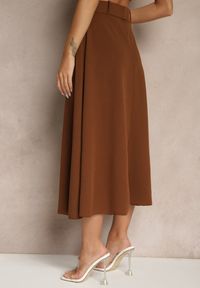 Renee - Brązowa Rozkloszowana Spódnica Maxi z Paskiem i Klamrą Adlirca. Okazja: na co dzień. Kolor: brązowy. Materiał: materiał. Wzór: gładki. Styl: casual