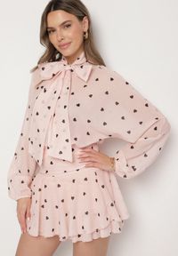 Born2be - Różowa Rozkloszowana Sukienka z Rękawami Typu Nietoperz i Wiązaniem Miriviela. Okazja: na co dzień. Kolor: różowy. Materiał: jeans. Typ sukienki: proste. Styl: casual, klasyczny #1