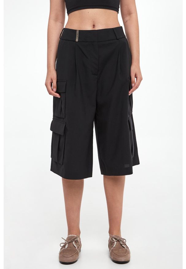 Bermudy damskie wełniane PESERICO. Materiał: wełna