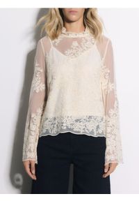 Reserved - Bluzka z haftowanym zdobieniem - kremowy. Kolor: kremowy. Materiał: tkanina. Wzór: aplikacja, haft #1