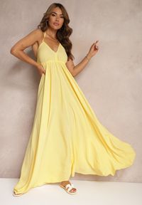Renee - Żółta Rozkloszowana Sukienka Bawełniana z Wiązaniem na Szyi Panethea. Kolor: żółty. Materiał: bawełna. Długość: maxi
