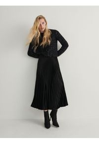Reserved - Plisowana spódnica midi - czarny. Kolor: czarny. Materiał: tkanina. Wzór: gładki #1