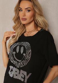 Renee - Czarny Bawełniany T-shirt z Nadrukiem i Napisem Dossia. Okazja: na co dzień. Kolor: czarny. Materiał: bawełna. Wzór: napisy, nadruk. Styl: casual