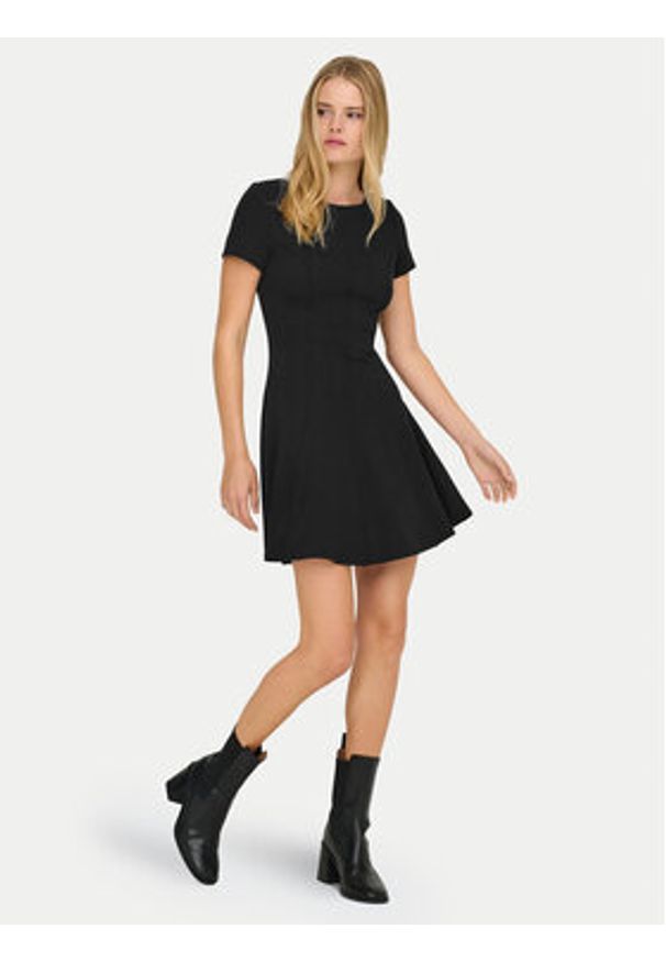 only - ONLY Sukienka codzienna Kenya 15370506 Czarny Regular Fit. Okazja: na co dzień. Kolor: czarny. Materiał: wiskoza. Typ sukienki: proste. Styl: casual