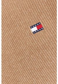 Tommy Jeans sweter bawełniany kolor beżowy. Kolor: beżowy. Materiał: bawełna. Wzór: aplikacja. Styl: klasyczny #2