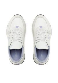 Emporio Armani Sneakersy X3X160 XN821 S770 Biały. Kolor: biały. Materiał: skóra
