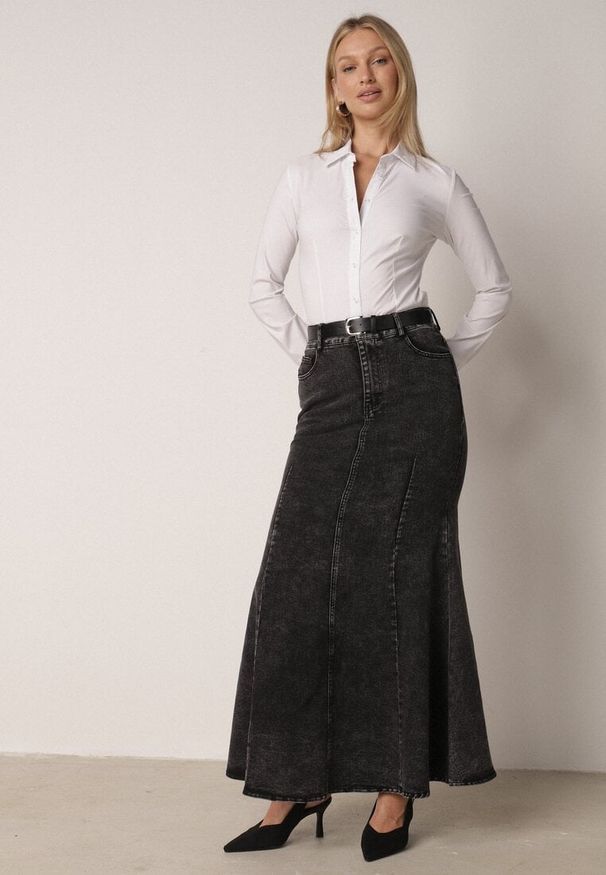 Born2be - Czarna Bawełniana Spódnica Denimowa o Kroju Syrenki z Paskiem Agenia. Okazja: na co dzień, na spotkanie biznesowe, do pracy. Kolor: czarny. Materiał: bawełna. Styl: casual, biznesowy, klasyczny