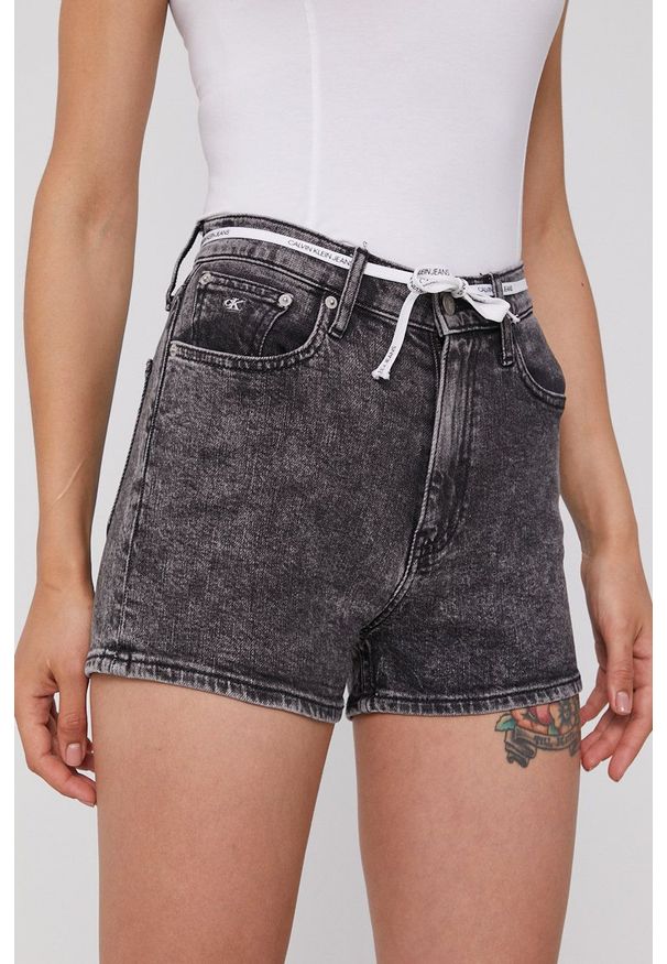 Calvin Klein Jeans Szorty jeansowe damskie kolor szary gładkie high waist. Okazja: na co dzień. Stan: podwyższony. Kolor: szary. Wzór: gładki. Styl: casual