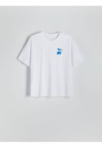 Reserved - T-shirt oversize z nadrukiem - biały. Kolor: biały. Materiał: bawełna, dzianina. Wzór: nadruk