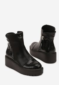 Born2be - Czarne Botki Vices z Imitacji Skóry na Koturnie i Platformie z Tłoczeniem Krokodyla Falarena. Okazja: na co dzień. Kolor: czarny. Materiał: skóra. Obcas: na koturnie. Styl: klasyczny, casual #5