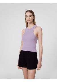 4f - Crop top z prążkowanej dzianiny damski. Kolor: fioletowy. Materiał: dzianina, prążkowany