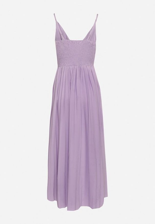 Born2be - Fioletowa Rozkloszowana Sukienka Długa z Kopertowym Dekoltem na Ramiączkach Asmerria. Kolor: fioletowy. Długość rękawa: na ramiączkach. Typ sukienki: kopertowe. Styl: elegancki. Długość: maxi