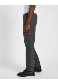 Lee - LEE MĘSKIE SPODNIE MATERIAŁOWE RELAXED WORKWEAR CHINO DARK MUTE GRAY 112355785. Materiał: materiał