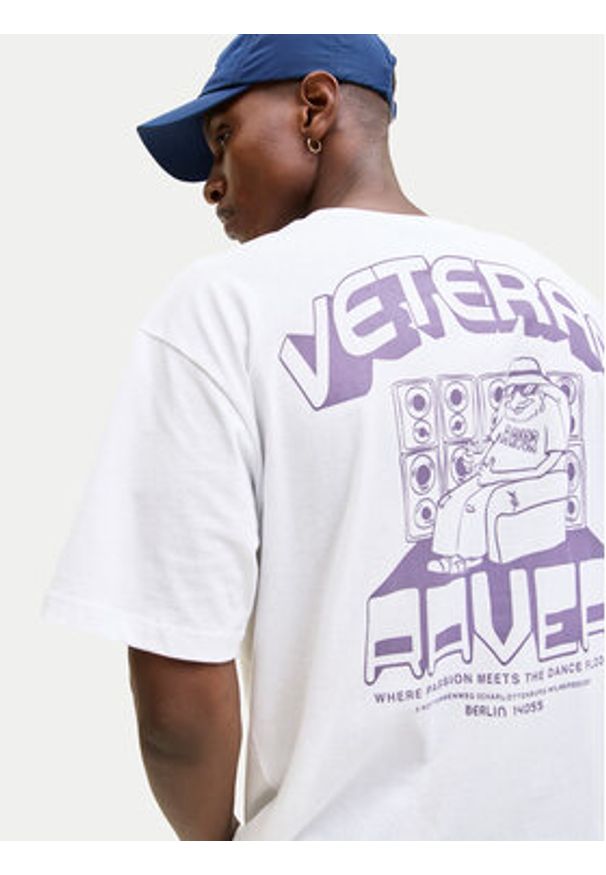 Jack & Jones T-Shirt Raver 12301189 Biały Relaxed Fit. Kolor: biały. Materiał: bawełna