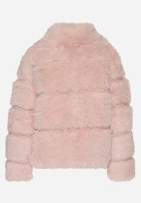 Born2be - Różowa Futrzana Kurtka z Eleganckim Kołnierzem i Pikowanymi Przeszyciami Sinttiae. Kolor: różowy. Materiał: futro. Sezon: zima. Styl: elegancki #7
