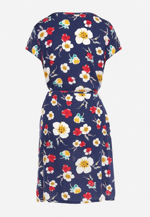 Born2be - Granatowa Wiskozowa Sukienka w Kwiaty z Materiałowym Paskiem w Talii Risse. Kolekcja: plus size. Kolor: niebieski. Materiał: wiskoza, materiał. Wzór: kwiaty. Sezon: lato. Typ sukienki: proste, dla puszystych. Styl: elegancki