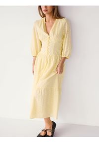 Reserved - Sukienka z haftem - jasnożółty. Kolor: żółty. Materiał: tkanina, bawełna. Wzór: haft. Typ sukienki: proste #1