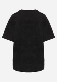 Born2be - Czarny T-shirt z Bawełny o Kroju Oversize z Napisem Orinvyra. Okazja: na co dzień, na spotkanie biznesowe, do pracy. Kolor: czarny. Materiał: bawełna. Wzór: napisy. Styl: biznesowy, casual, elegancki #7