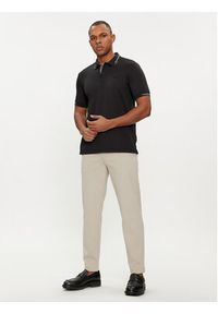 Calvin Klein Spodnie materiałowe K10K113647 Beżowy Comfort Fit. Kolor: beżowy. Materiał: syntetyk #4
