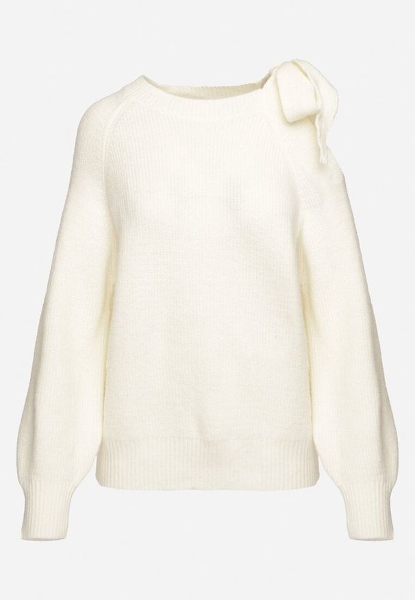 Born2be - Biały Sweter Ozdobiony Kokardą i Wycięciem Noredi. Okazja: na co dzień. Typ kołnierza: kokarda. Kolor: biały. Materiał: jeans. Długość: długie. Wzór: aplikacja. Sezon: zima, jesień. Styl: klasyczny, casual, elegancki