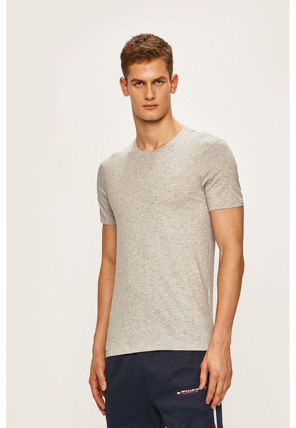 Armani Exchange - T-shirt. Okazja: na co dzień. Kolor: szary. Materiał: dzianina. Wzór: gładki. Styl: casual