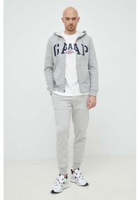 GAP bluza męska kolor szary z kapturem z aplikacją. Okazja: na co dzień. Typ kołnierza: kaptur. Kolor: szary. Wzór: aplikacja. Styl: casual #3