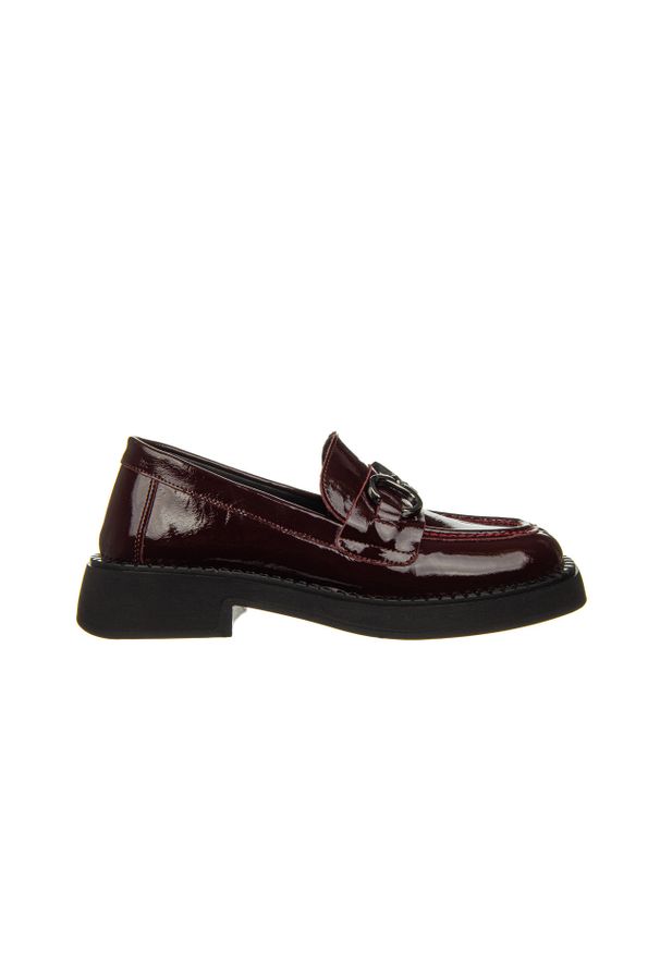 Mokasyny Bayla-161 157 2343 72 Bordo Patent 161610, Skóra lakierowana - 37. Okazja: na co dzień. Zapięcie: bez zapięcia. Kolor: czerwony. Szerokość cholewki: normalna. Wzór: aplikacja. Materiał: skóra. Obcas: na obcasie. Styl: elegancki, casual. Wysokość obcasa: średni