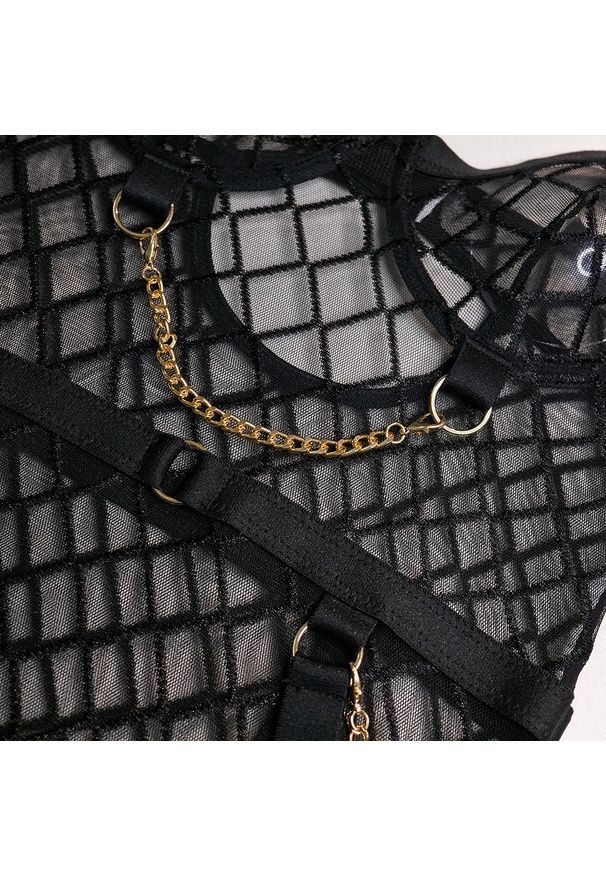 Intica - Body damskie z geometrycznym wzorem na ramiączkach Zoe. Kolor: czarny. Materiał: materiał. Długość: krótkie. Wzór: geometria