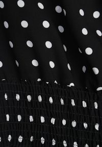 Born2be - Czarna Sukienka z Bawełny Rozkloszowana w Kropki Toliennea. Okazja: na co dzień. Kolor: czarny. Materiał: bawełna. Wzór: kropki. Styl: casual #8