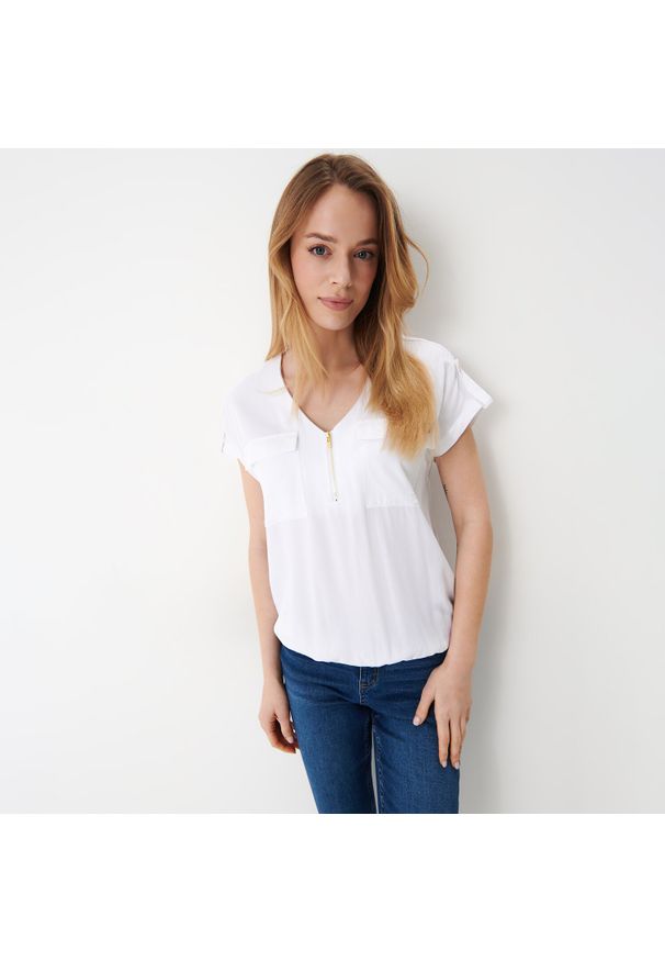 Mohito - Biała bluzka z wiskozy - Biały. Kolor: biały. Materiał: wiskoza