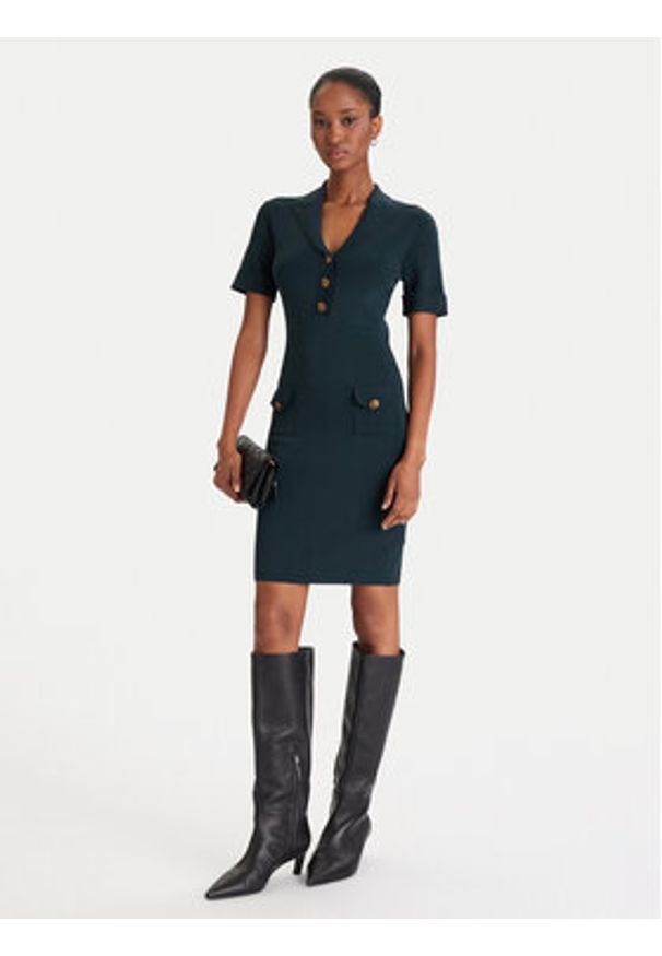 Guess Sukienka dzianinowa W5YK29 Z0130 Zielony Slim Fit. Kolor: zielony. Materiał: syntetyk