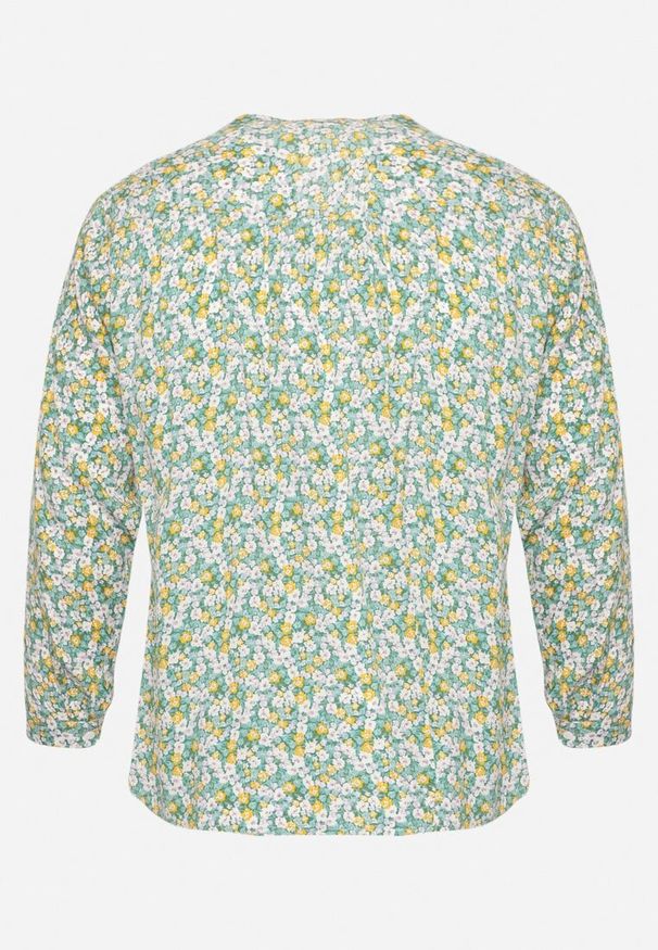 Born2be - Jasnozielona Bluzka z Wiskozy w Kwiaty Edilitia. Okazja: na co dzień. Kolor: zielony. Materiał: wiskoza. Długość rękawa: długi rękaw. Długość: długie. Wzór: kwiaty. Styl: casual, elegancki