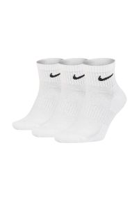 Skarpetki Nike Everyday Cushioned SX7667-100 - białe. Kolor: biały. Materiał: poliester, nylon, bawełna, prążkowany, materiał. Technologia: Dri-Fit (Nike). Wzór: aplikacja #1