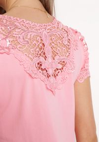 Born2be - Różowa Bluzka z Ażurową Koronką i Cekinami Anaseie. Kolor: różowy. Materiał: koronka. Wzór: ażurowy, koronka #4