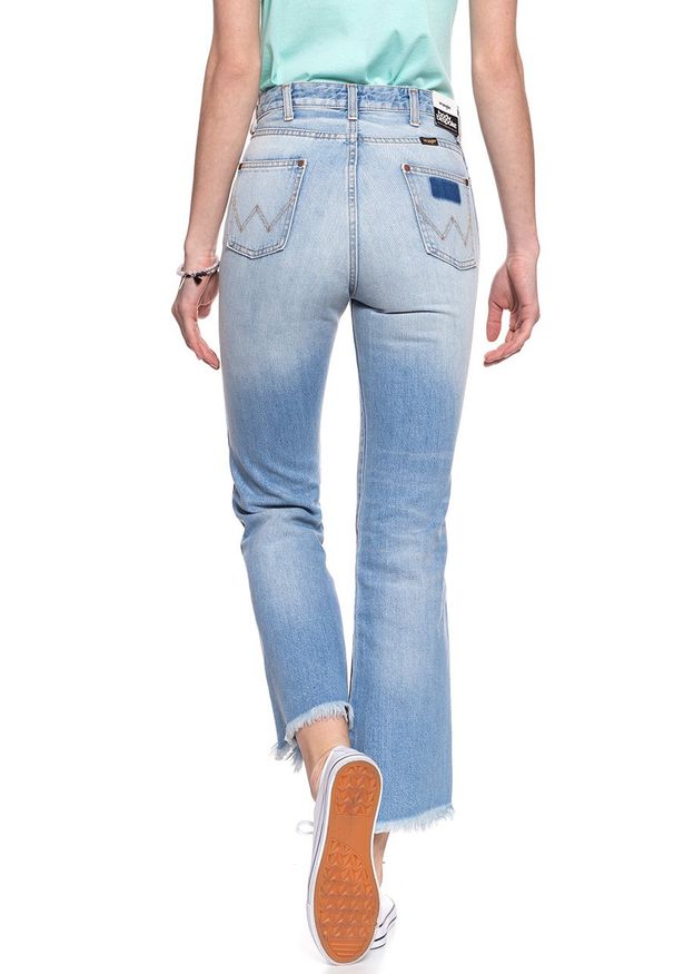 Wrangler - WRANGLER RETRO CROP FLARE FIJI W242FH127 112127921. Stan: podwyższony. Styl: retro
