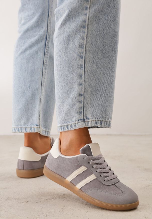 Born2be - Szare Sneakersy z Imitacji Zamszu na Płaskiej Podeszwie Memeriana. Kolor: szary. Materiał: zamsz. Szerokość cholewki: normalna. Obcas: na płaskiej podeszwie