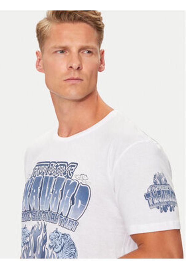 Brave Soul T-Shirt MTS-149SKEN Biały Regular Fit. Kolor: biały. Materiał: bawełna