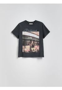 Reserved - T-shirt z nadrukiem - jasnoszary. Kolor: szary. Materiał: bawełna. Wzór: nadruk